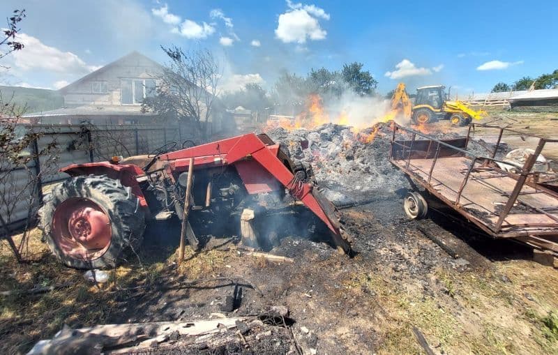 Incendiu la un depozit de furaje din comuna Frumușica - FOTO