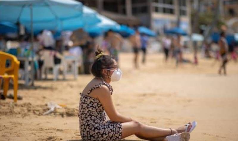 Masca de protecţie revine în Grecia în plin sezon de vacanţe. Recomandări pentru turişti
