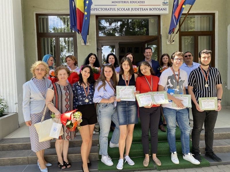 Rezultate marcante obținute de elevi din Dorohoi la Olimpiada națională „Tinerii dezbat” - FOTO