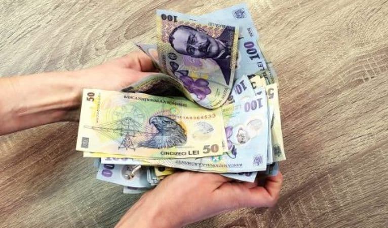 Vești bune pentru români. Se dau bani de la stat. Trebuie să depuneți cerere până pe 20 august