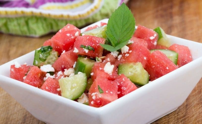 Salată de pepene și castravete