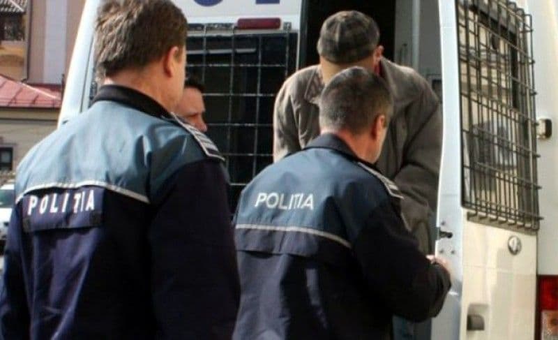 Tânăr din Botoșani reținut pentru amenințare și hărțuire