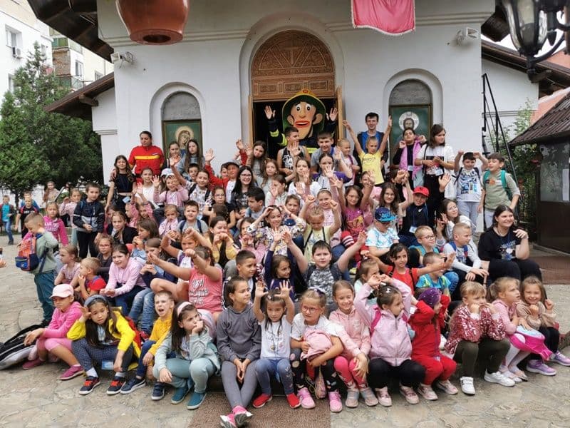 Copiii învățați de pompieri să salveze vieți - FOTO