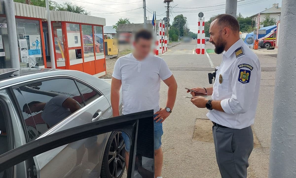Prietenul i-a facilitat obținerea unui permis de conducere fals și s-a ales cu dosar penal
