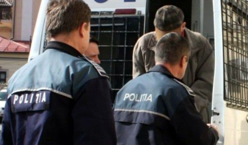Bărbat reținut pentru încălcarea ordinului de protecție. A intrat în locuința concubinei și a amenințat-o