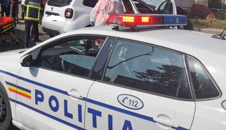 Încă un accident cauzat de un șofer în stare de ebrietate. Impactul cu un cap de pod l-a băgat în spital