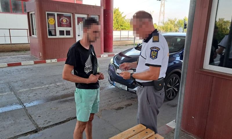 Conducea un ansamblu rutier având permis de conducere fals