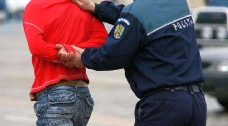 Doi adolescenți din Botoșani reținuți pentru tâlhărie