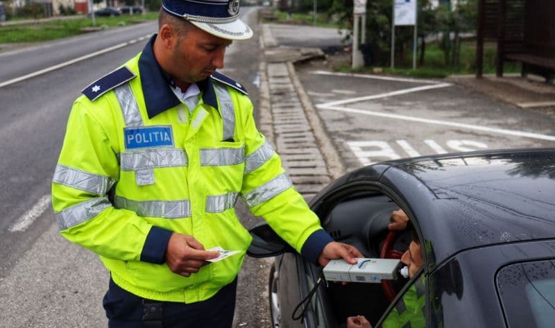 Bărbat depistat sub influența alcoolului