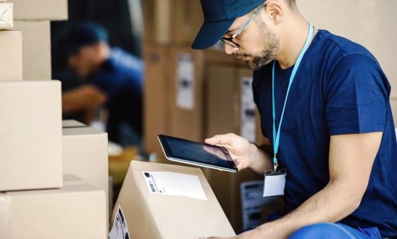 ANAF a luat în vizor persoanele care vând produse online. Firmele de curierat vor fi nevoite, să raporteze la Fisc