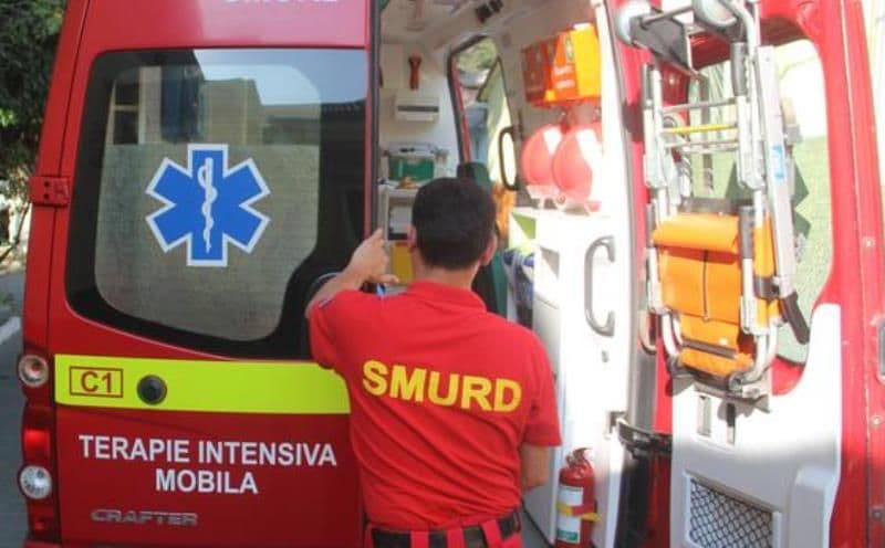 Un tânăr de 18 ani și-a pierdut viața după ce s-a înecat într-o piscină 