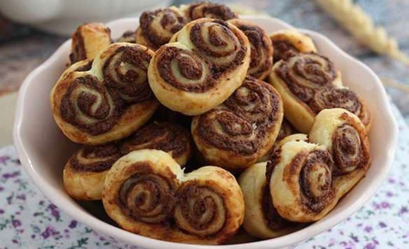 Palmieri din foietaj cu cremă de ciocolată