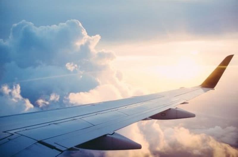 Turbulențele atmosferice severe care afectează călătoriile aeriene s-ar putea dubla în următoarele decenii