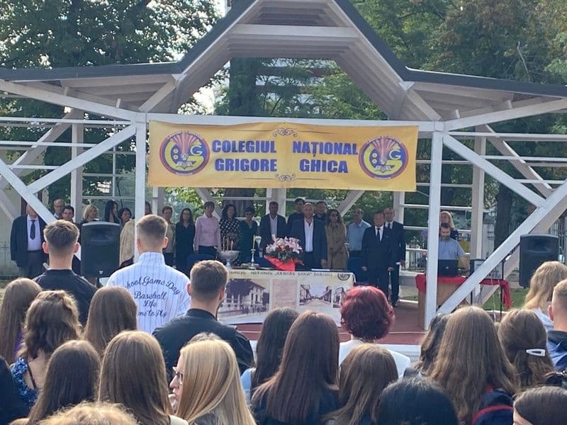Colegiul Național „Grigore Ghica” Dorohoi: Festivitatea de deschidere a anului școlar 2022-2023 - FOTO