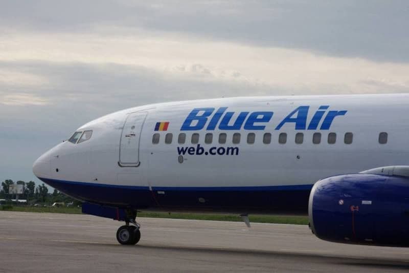 Celulă de criză după scandalul Blue Air. Românii blocați în străinătate vor fi aduși în țară cu avioane Tarom