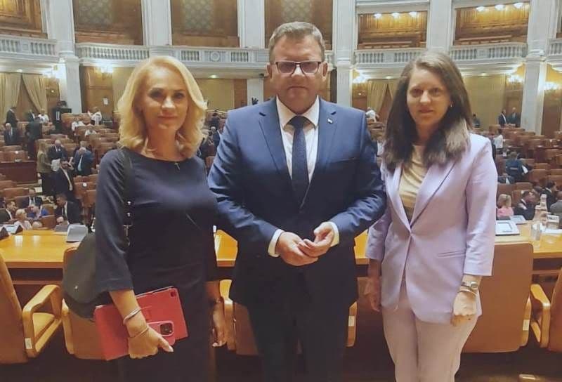 Alexandra Huțu: „Astăzi a fost aprobat Programul social de interes național de susținere a cuplurilor și a persoanelor singure, pentru creșterea...”