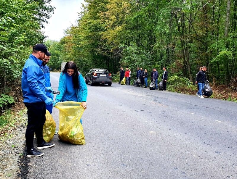 Polițiștii au contribuit la ecologizarea județului – FOTO