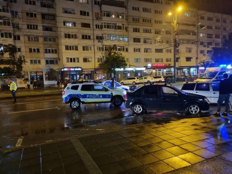 Bărbat lovit de o mașină pe Calea Națională din Botoșani în timp ce traversa prin loc nepermis - FOTO