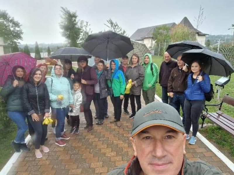 Reprezentanți ai autorităților locale prezenți alături de elevi și profesori la acțiunea „Let’s do it, România!”