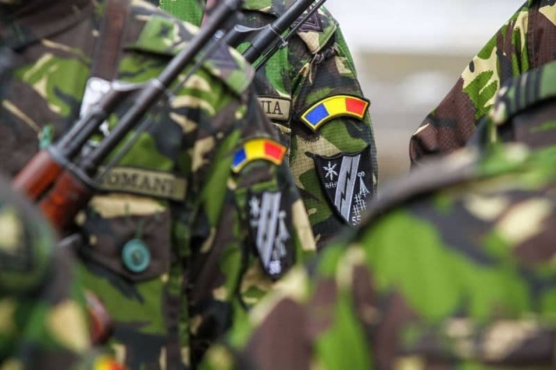 Ești o persoană dinamică, energică, ești atras de ținuta și activitatea militară? Alege o carieră militară!