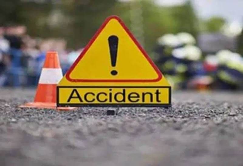 Mașină de poliție izbită de un șofer amețit de aburii alcoolului