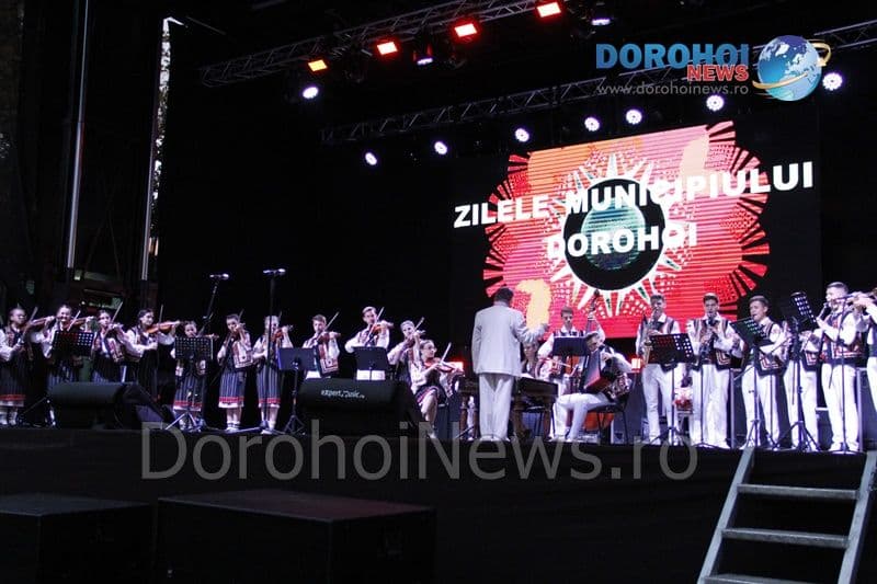 Evenimentul dedicat Zilelor Municipiului Dorohoi 2022 deschis cu entuziasm de talentați artiști locali