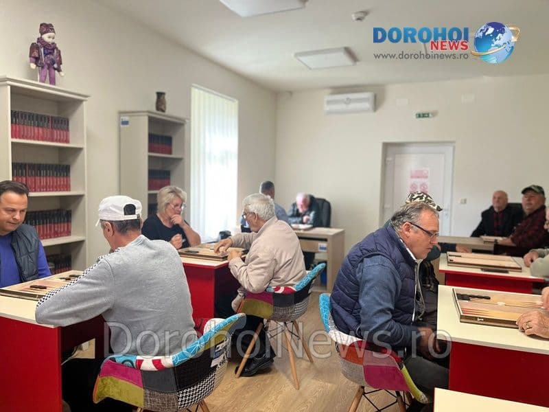 Ziua Internațională a Seniorilor sărbătorită la Dorohoi. Vârstnicii s-au întrecut la Turneul de toamnă la table - FOTO