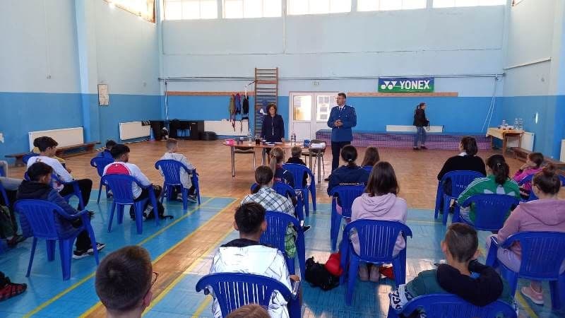 Activitate de intervenție preventivă desfășurată de jandarmi - FOTO