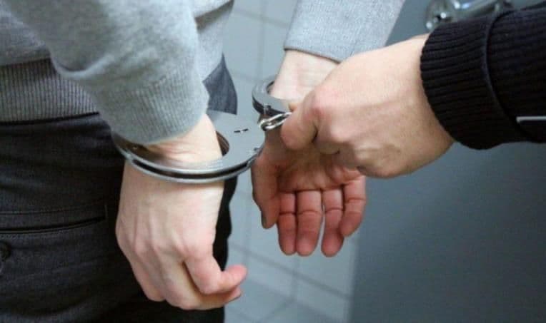 Bărbat din Dorohoi luat de acasă şi băgat la închisoare, pentru că a condus fără permis