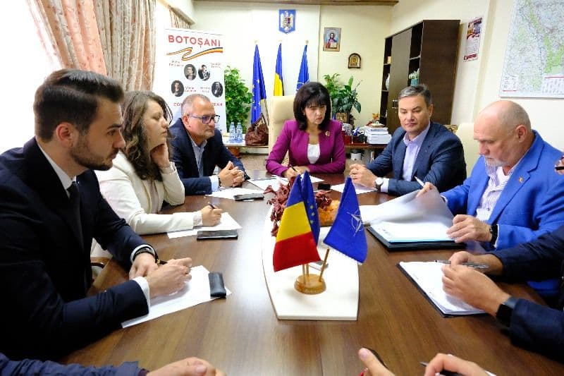 Lucrări ample angajate de drumari pe sectorul Dorohoi – Vârfu Câmpului – FOTO