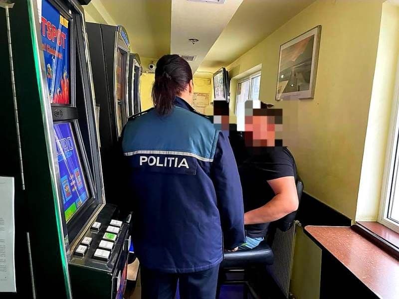Activități preventive ale polițiștilor din cadrul biroului siguranță școlară - FOTO