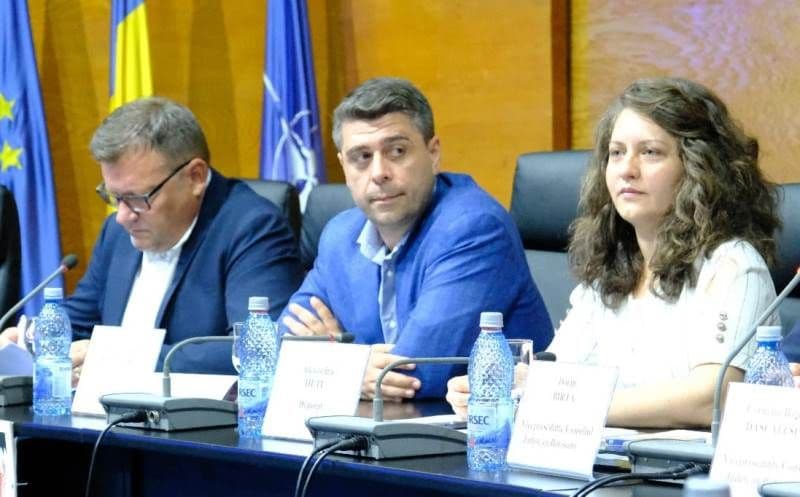Alexandra Huțu: „Din 1 noiembrie se lansează Programul de conectare la alimentare cu apă și canalizare pentru accesul la utilități al persoanelor...