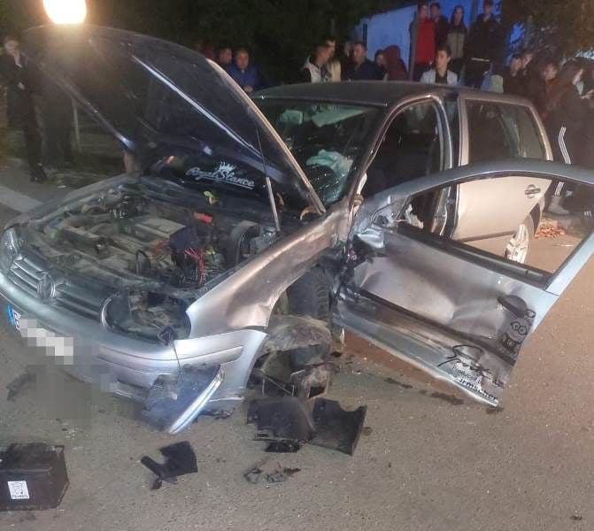 Accident la Săveni! Două șoferițe s-au ciocnit cu mașinile. O tânără a ajuns la spital - FOTO