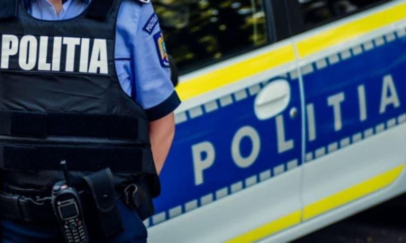 Un tânăr fără permis a încercat să fugă de polițiști, dar a fost prins