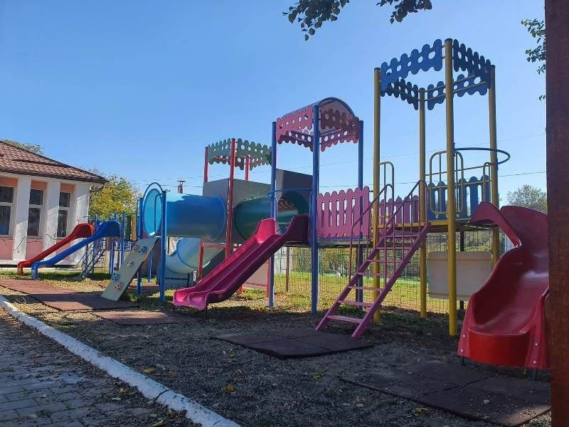 Primăria comunei Ibănești a achiziționat două noi complexuri de joacă pentru copii - FOTO