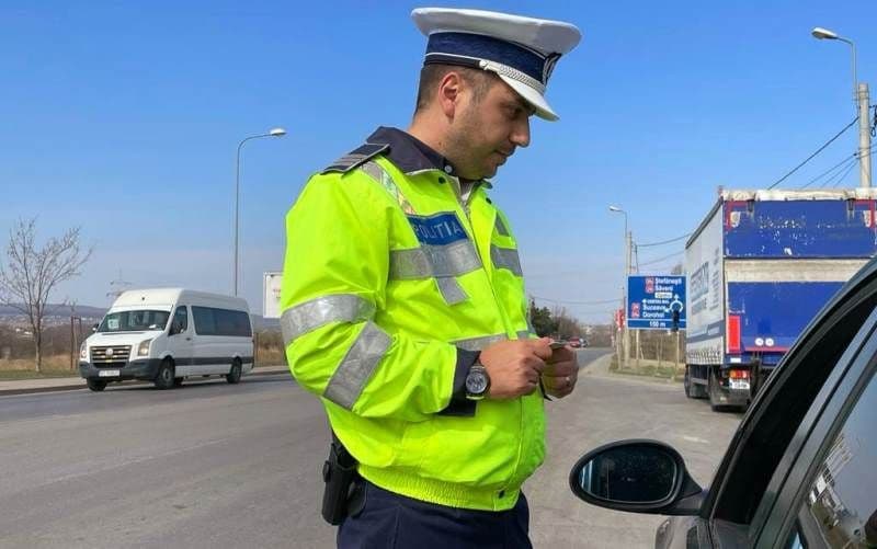 Oprit la radar din cauza vitezei, s-a ales cu dosar penal pentru băutură
