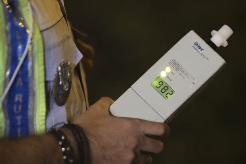Șofer din Văculești care mergea sinuos oprit de polițiștii dorohoieni. Vezi ce alcoolemie avea!