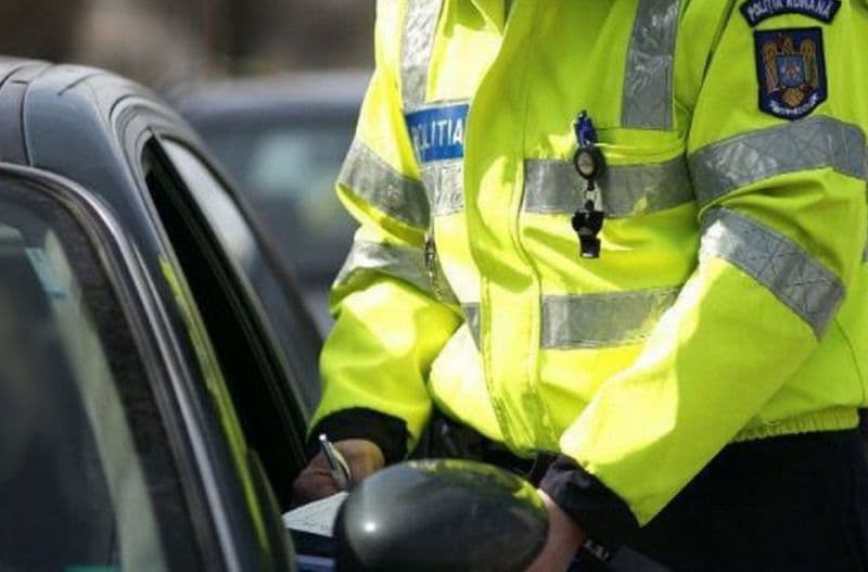 Tânăr reținut pentru conducere fără permis