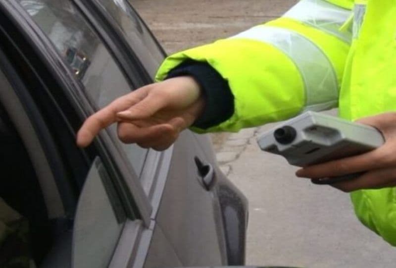 Femeie cu alcoolemie record prinsă la volanul unui autoturism