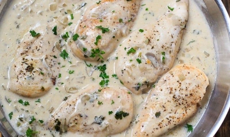 Piept de pui la grătar cu sos gorgonzola