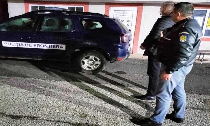 Urmăriţi pentru tâlhărie, ameninţări şi furtul a peste 270.000 de euro, depistaţi la Rădăuţi Prut
