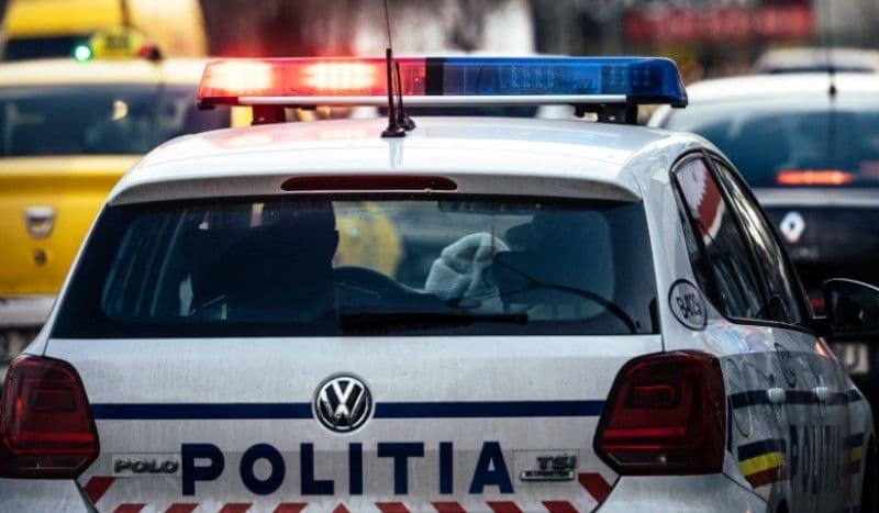 Un şofer băut a fugit de poliţişti, care au reuşit să-l oprească după o urmărire în viteză
