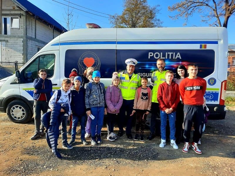 Polițiștii de prevenire prezenți în Săptămâna Educației Globale - FOTO
