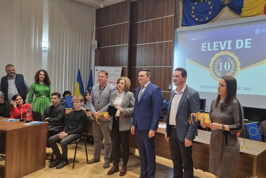 Elevi de 10 - Școli de 10 din Dorohoi - FOTO