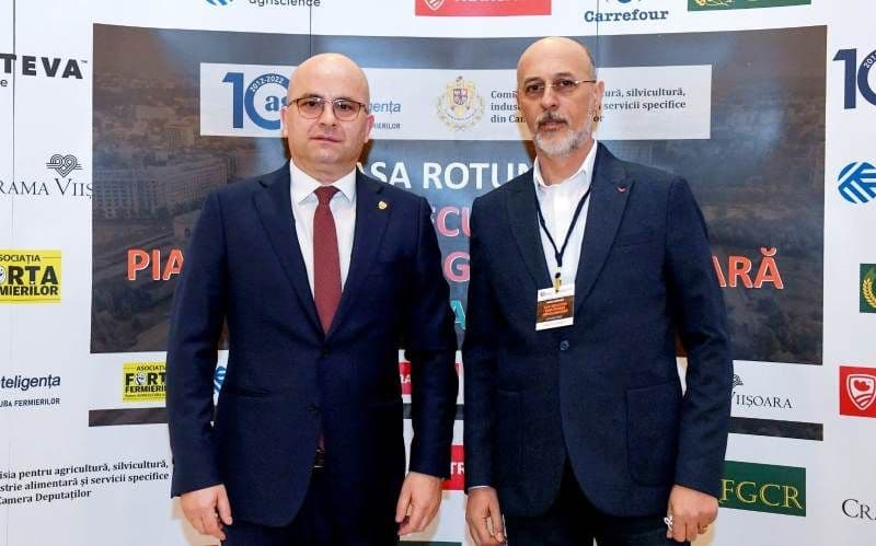 Noua lege a laptelui, inițiată de senatorul Lucian Trufin, a intrat în vigoare. „Noile reguli vor corecta derapaje comerciale și pun bazele observator