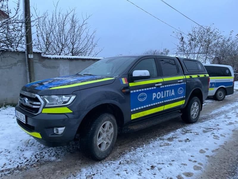 Percheziții efectuate de polițiștii biroului pentru protecția animalelor - FOTO