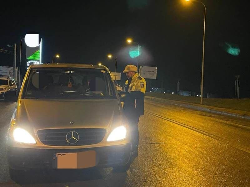 Depistat la volan pe o stradă din Botoșani, deși nu deținea permis de conducere