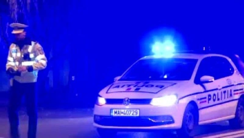 Un tânăr sub influența alcoolului și fără permis s-a izbit într-un cap de pod la Șendriceni