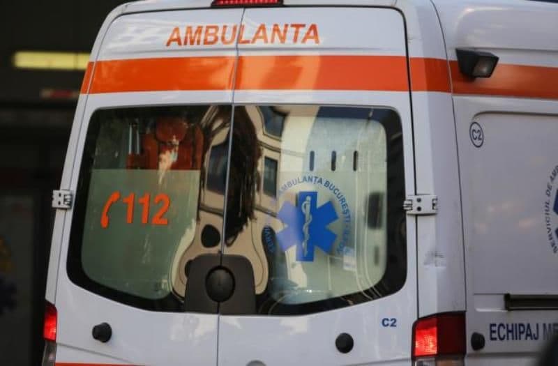 Gest extrem! O femeie din Dorohoi s-a aruncat de la etajul trei al unui bloc din Fălticeni