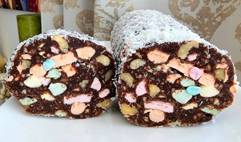 Salam de biscuiți cu marshmallows